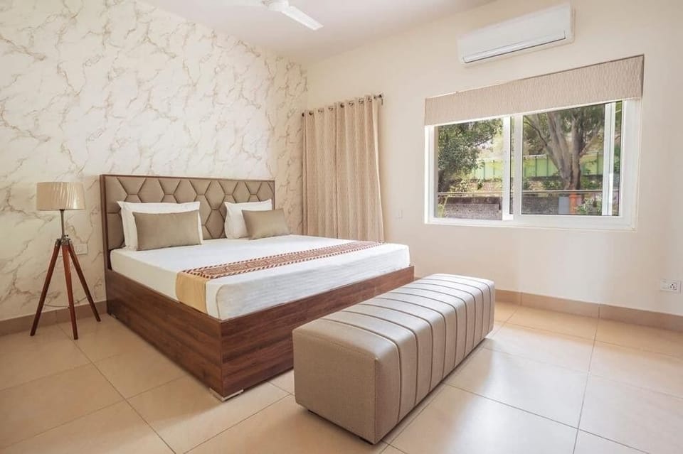 Luxury Apartment, Balcony, Mountain View | 4 bedrooms, laptop workspace, free WiFi