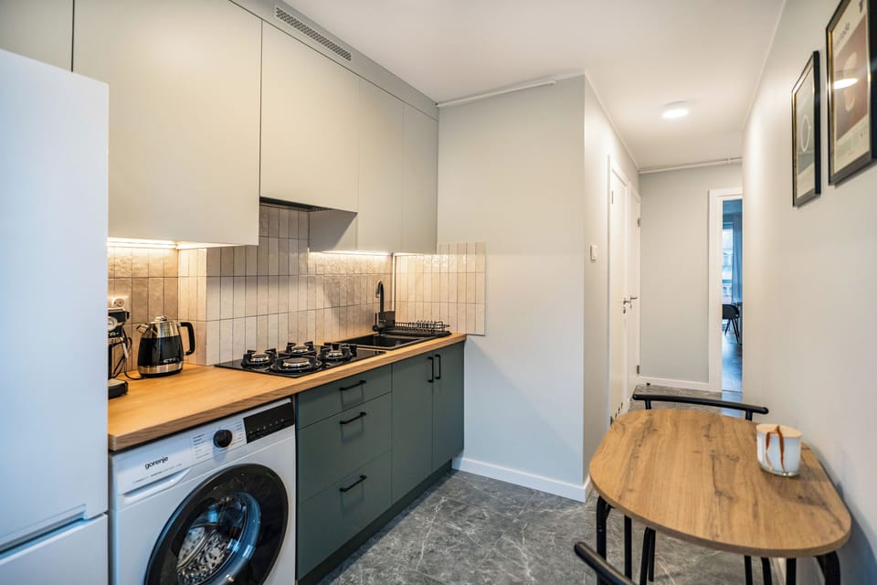 Apartment, Balcony, City View | Private kitchen | Stovetop