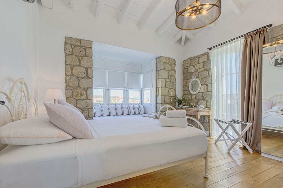 Superior Double or Twin Room | Premium bedding, minibar, in-room safe, soundproofing