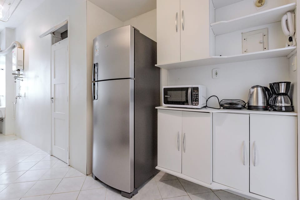 Apartment, Mountain View | Private kitchen | Full-size fridge, microwave, oven, electric kettle