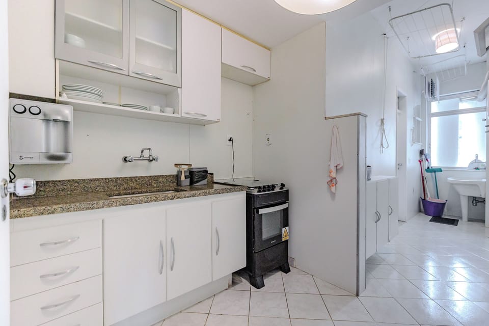 Apartment, Mountain View | Private kitchen | Full-size fridge, microwave, oven, electric kettle