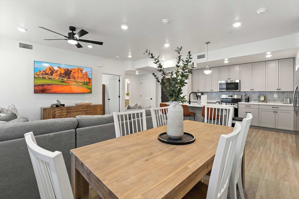 Condo, Multiple Beds, Kitchen (Cliffside Vista) | Interior