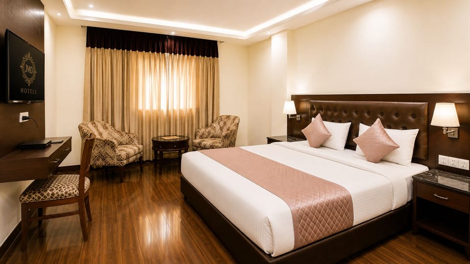 Premium Room | Desk, laptop workspace, soundproofing, WiFi (free)