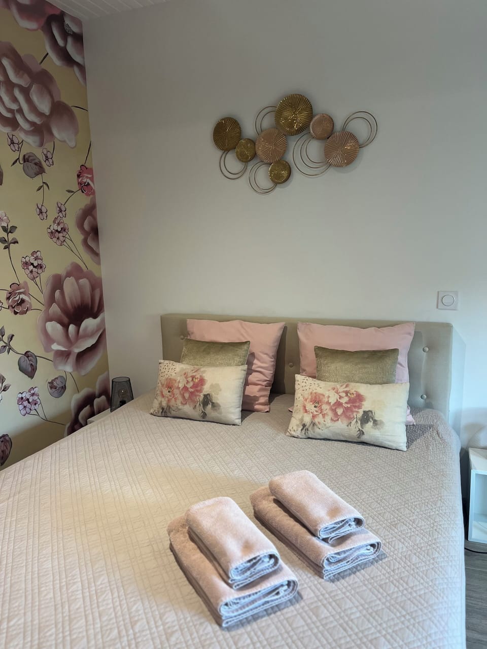Classic Double Room, Garden View | Individually decorated, soundproofing, free WiFi