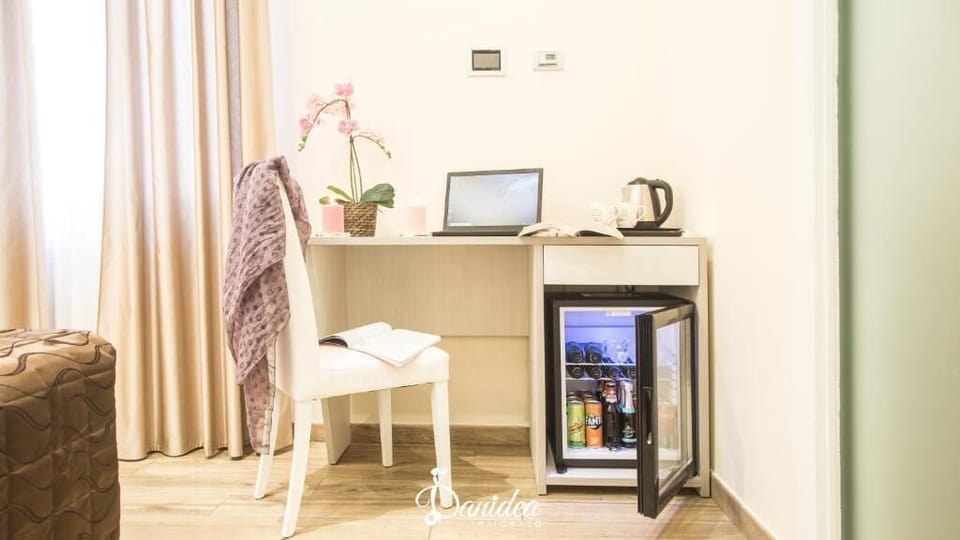 Deluxe Room | Minibar, desk, soundproofing, WiFi (free)