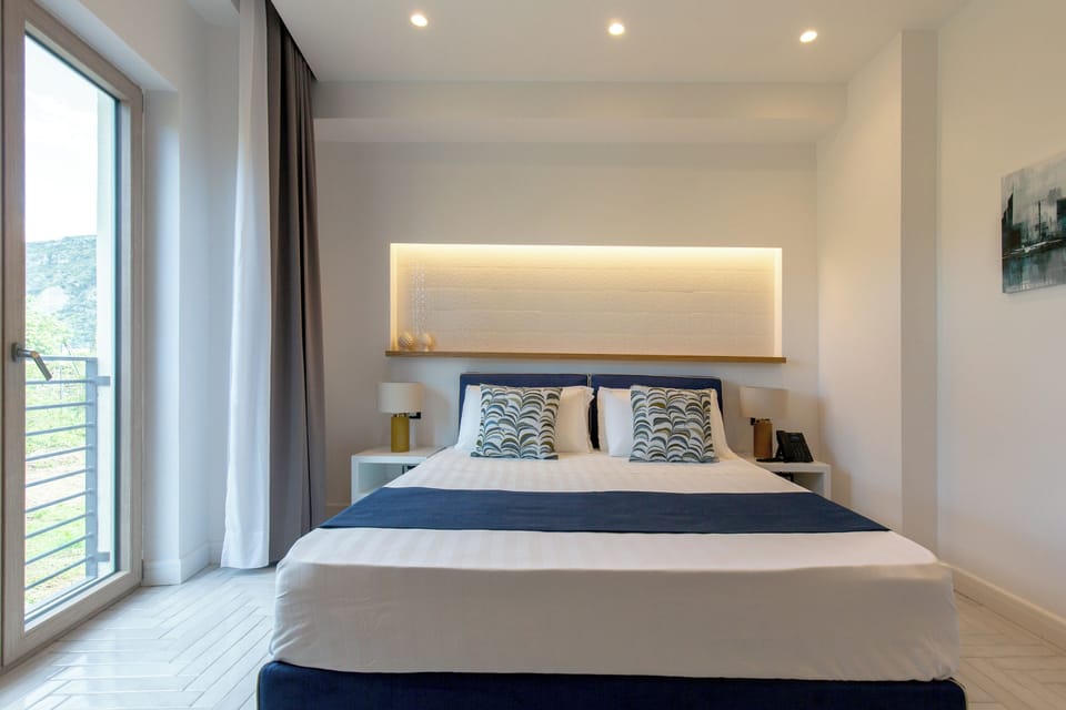 Superior Room, Garden View | In-room safe, desk, soundproofing, WiFi (free)