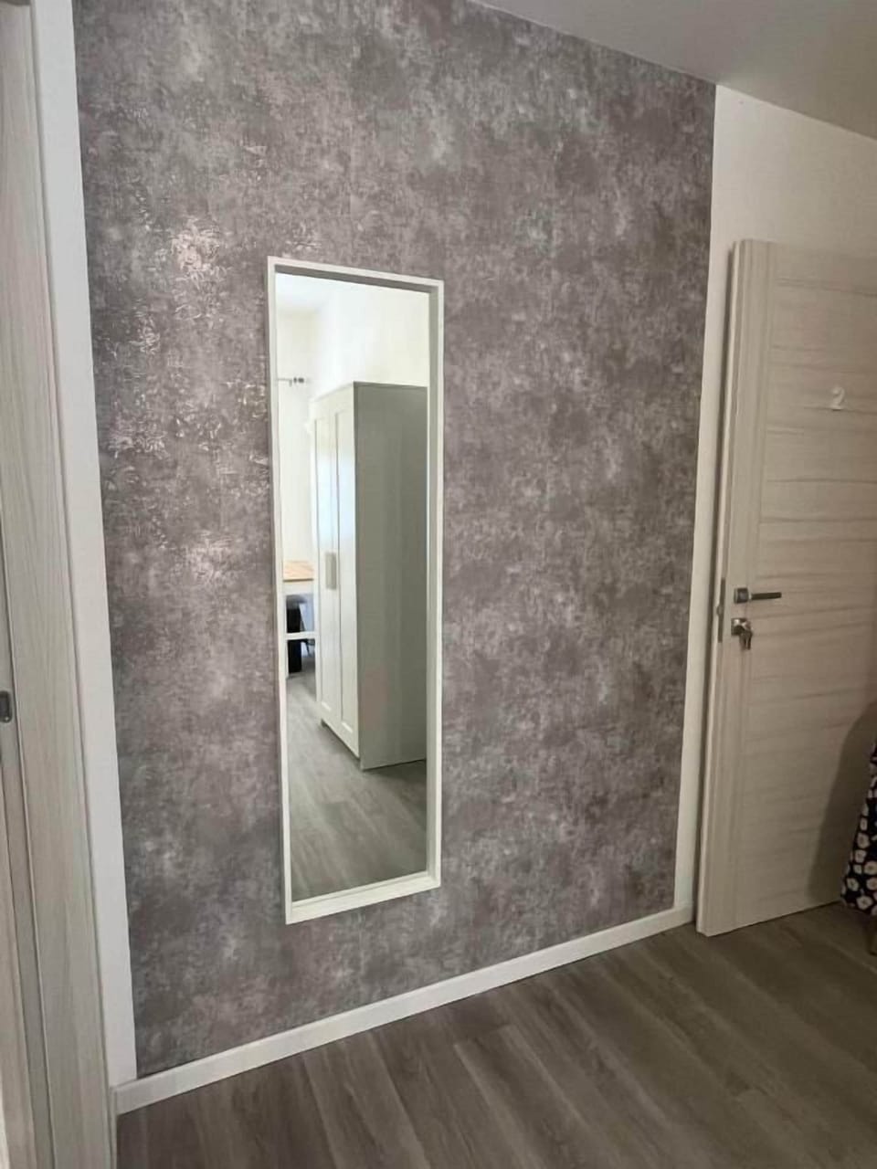 Deluxe Double or Twin Room | Desk, blackout drapes, soundproofing, iron/ironing board