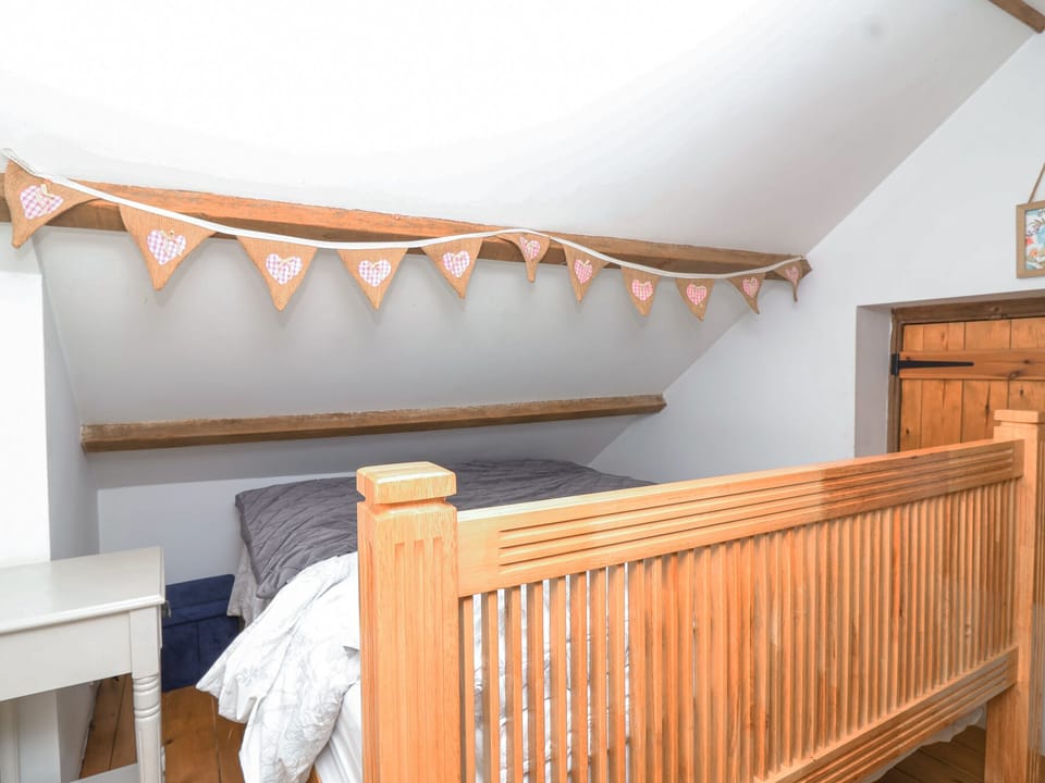 2 bedrooms, individually decorated, individually furnished, free WiFi