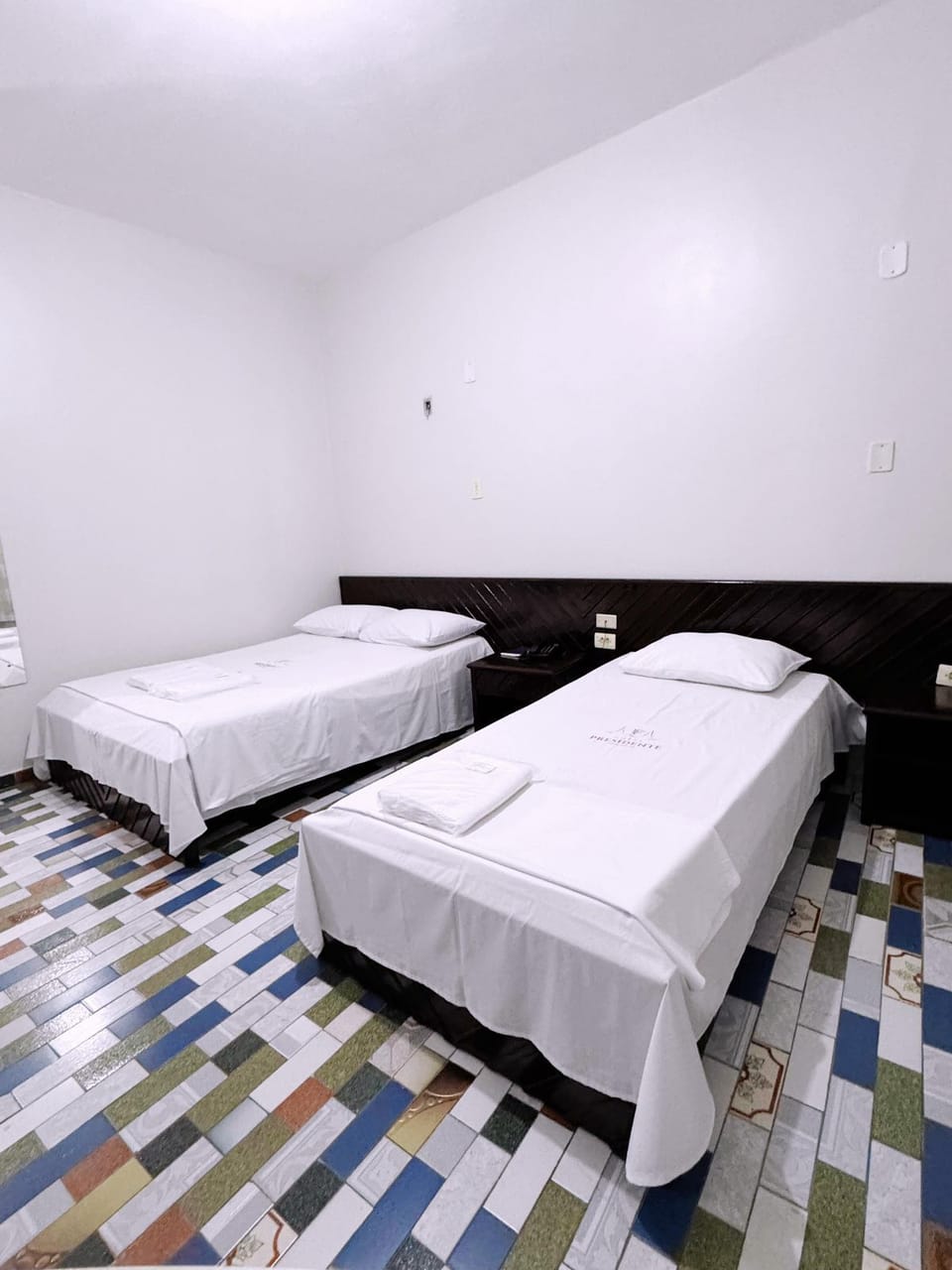 Basic Twin Room | Desk, laptop workspace, iron/ironing board, free WiFi