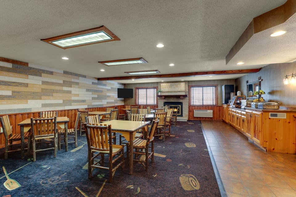 Free daily self-serve breakfast