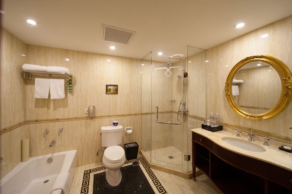 Combined shower/tub, free toiletries, hair dryer, bathrobes