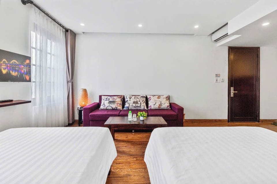 Deluxe Triple Room | Desk, laptop workspace, soundproofing, WiFi (free)