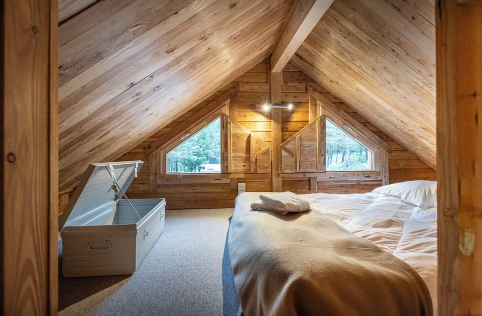 Family Chalet | Cribs/infant beds