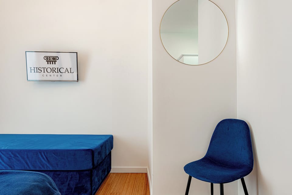 In-room safe, blackout drapes, soundproofing
