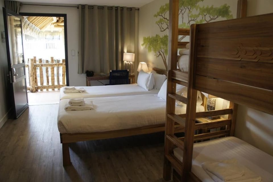 Comfort Room | Soundproofing, free cribs/infant beds, free WiFi, bed sheets