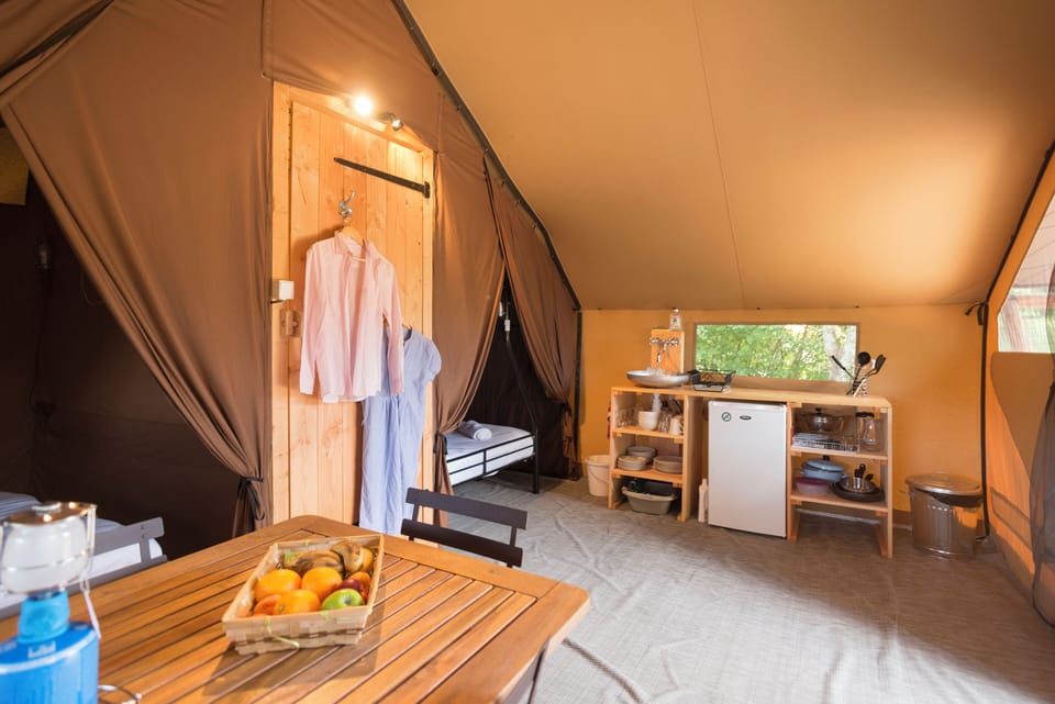 Huttopia Lac de l'Uby Lodge in Occitanie