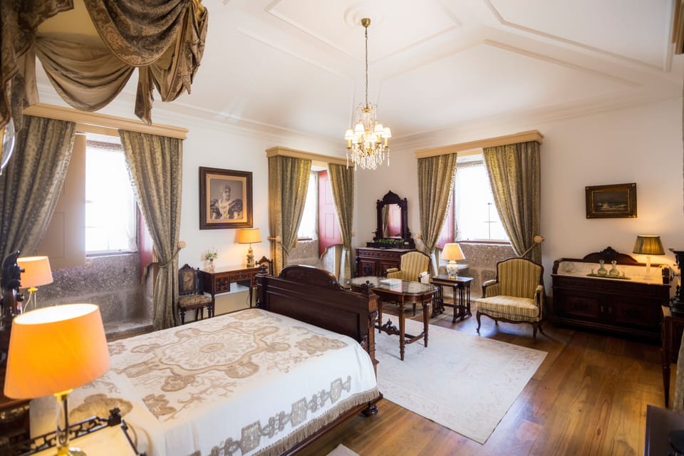 Suite | Soundproofing, free cribs/infant beds, rollaway beds, free WiFi