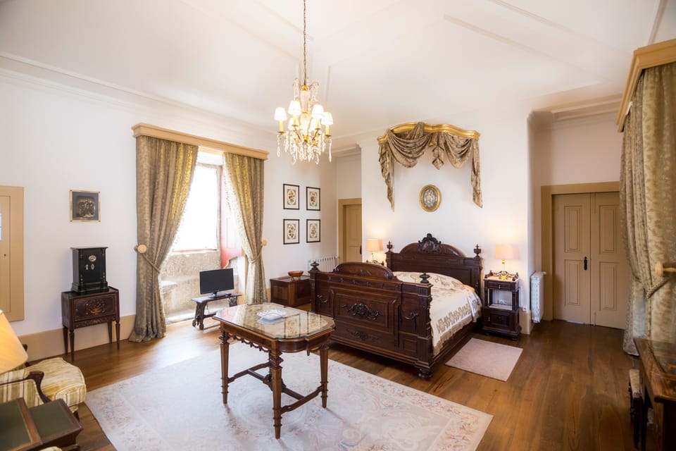 Suite | Soundproofing, free cribs/infant beds, rollaway beds, free WiFi