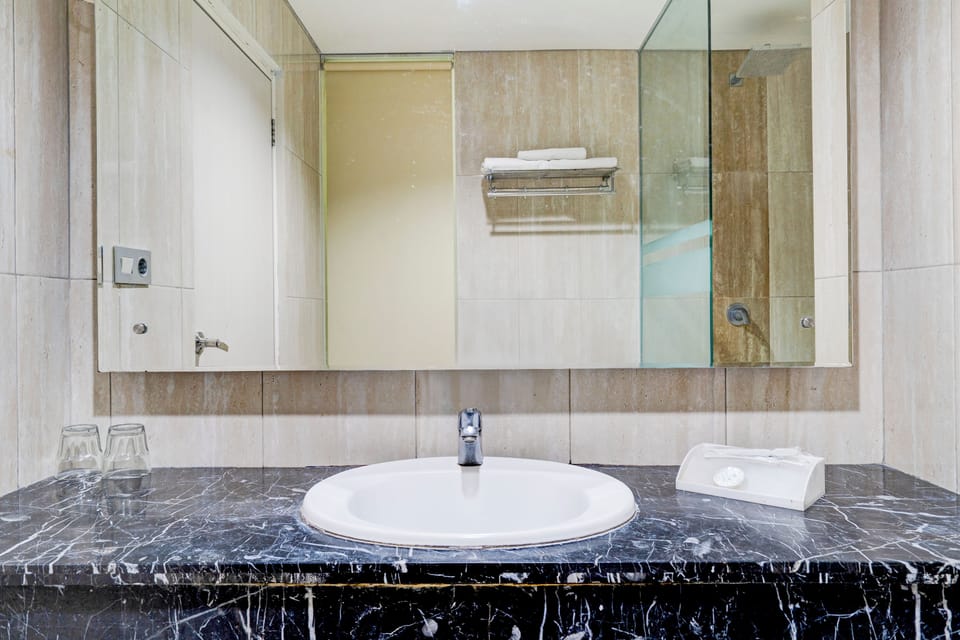 Family Suite | Bathroom | Shower, free toiletries, hair dryer, bidet