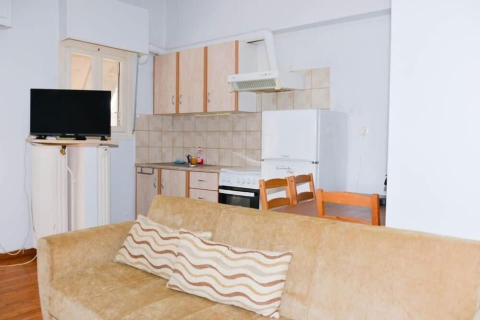 Studio, Balcony | Living area