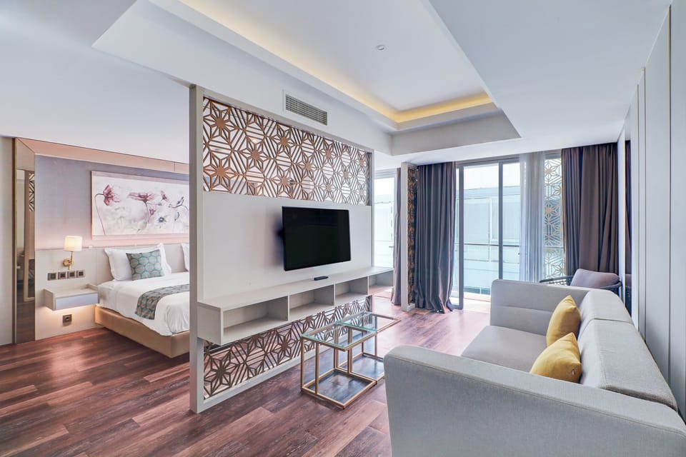 Junior Suite, Balcony | Premium bedding, free WiFi, bed sheets