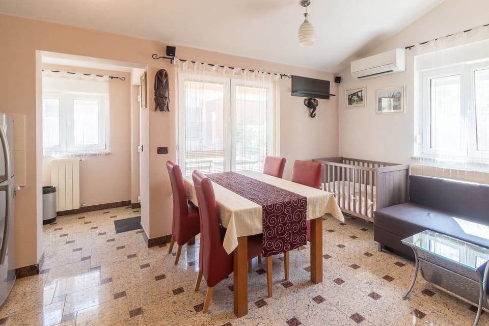 Villa | Dining