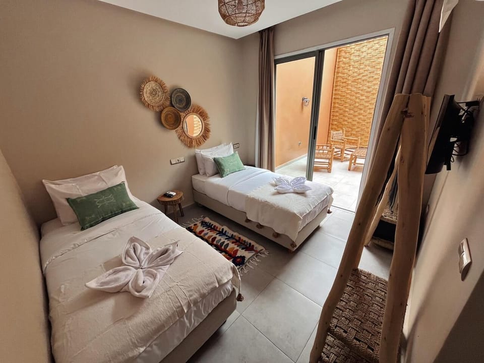 Classic Shared Dormitory | In-room safe, blackout drapes, soundproofing, free WiFi