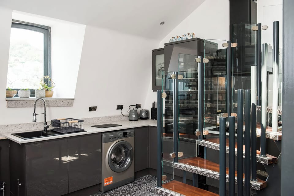Fridge, microwave, dishwasher, toaster