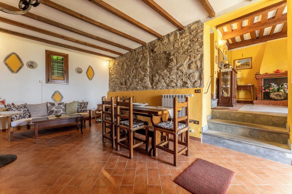 House, Patio, Courtyard View | Dining room
