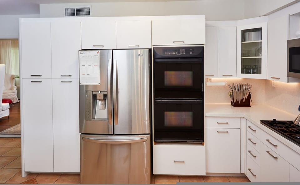 House | 5 bedrooms, desk