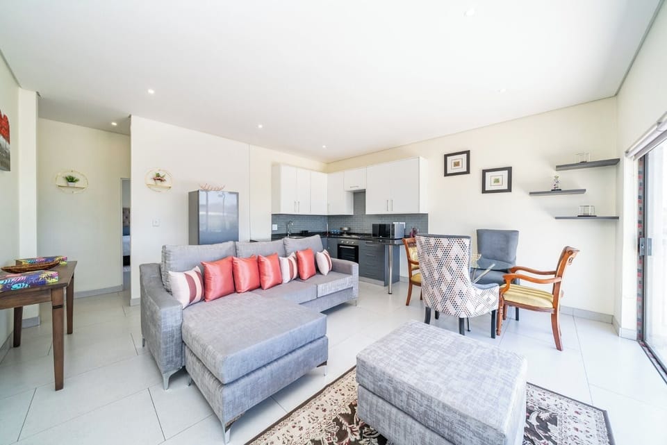 Apartment, 2 Bedrooms | Living area
