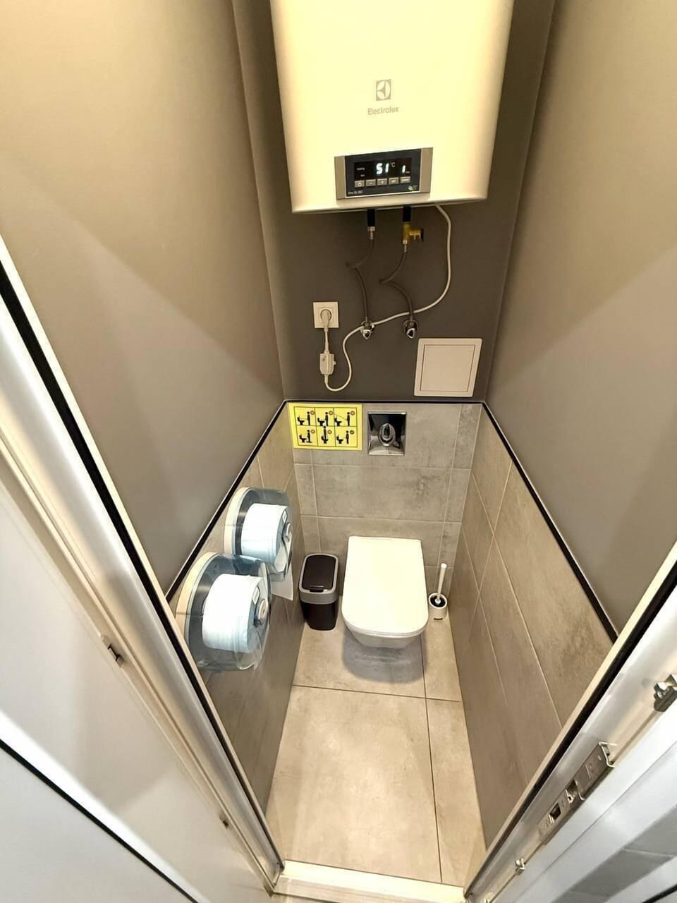 Hair dryer, towels