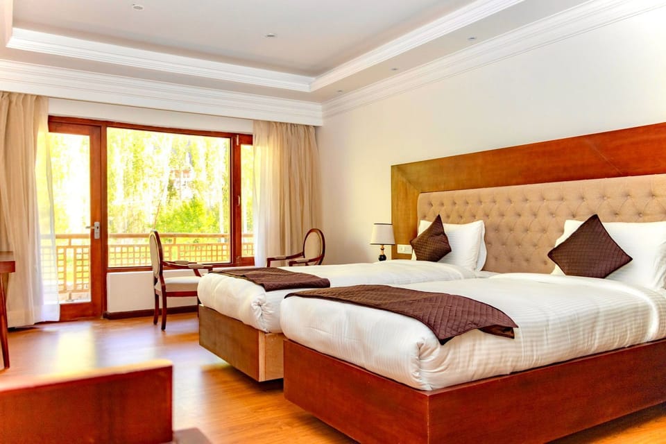Deluxe Room | In-room safe, blackout drapes, WiFi (free)