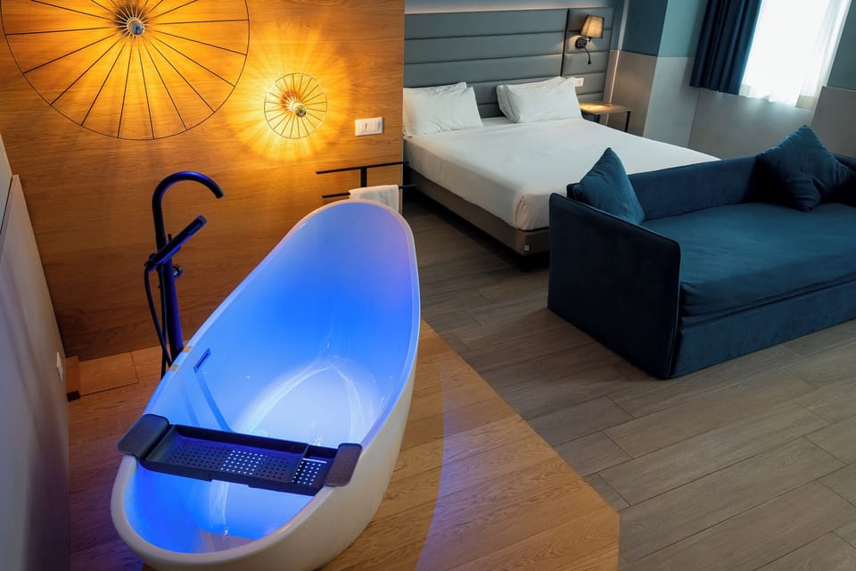 Deluxe Quadruple Room | Desk, laptop workspace, free WiFi
