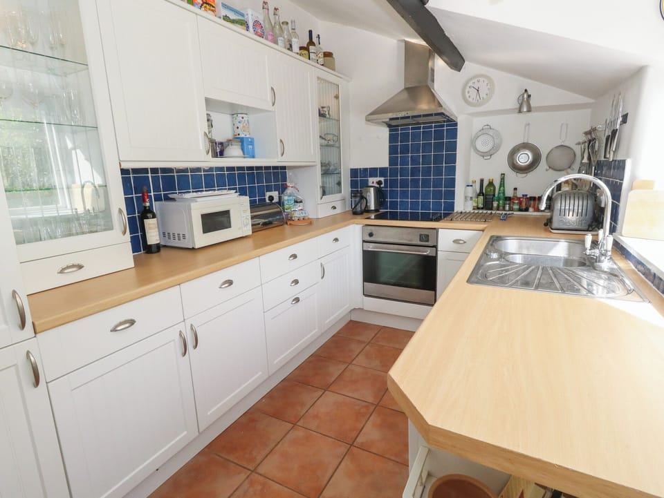 Fridge, microwave, dishwasher, toaster