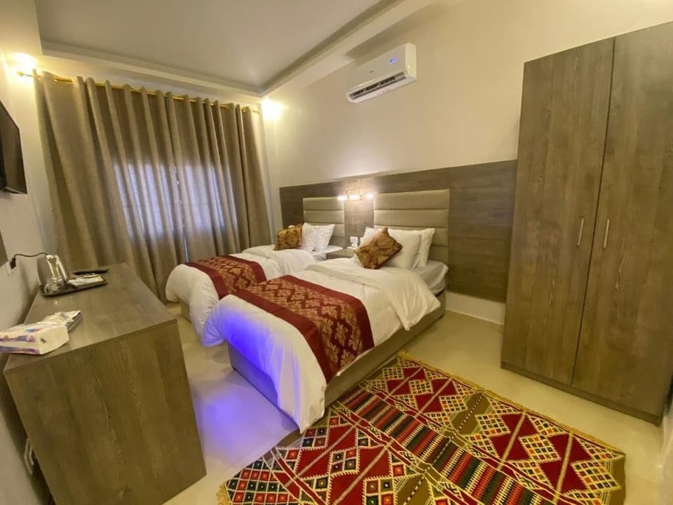 Double or Twin Room, Garden View | Minibar (some free items), desk, laptop workspace, WiFi (free)