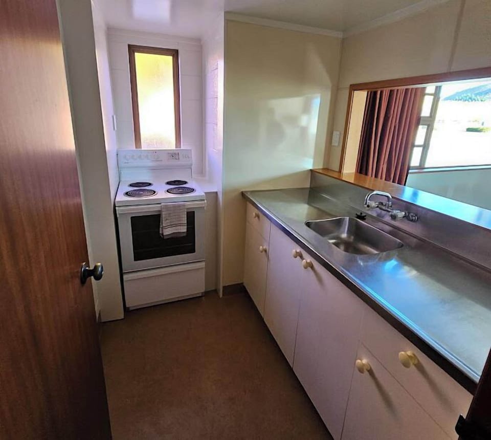 Standard Suite, Kitchen | Iron/ironing board, free WiFi, bed sheets, alarm clocks