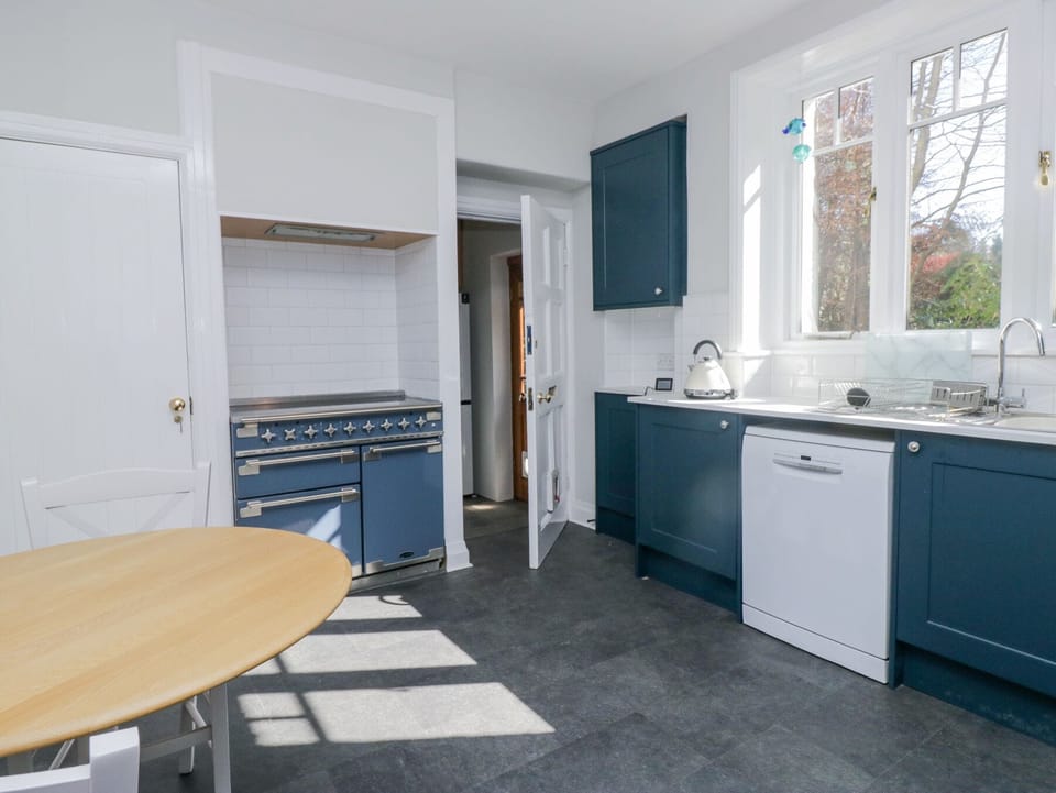 Fridge, microwave, dishwasher, toaster