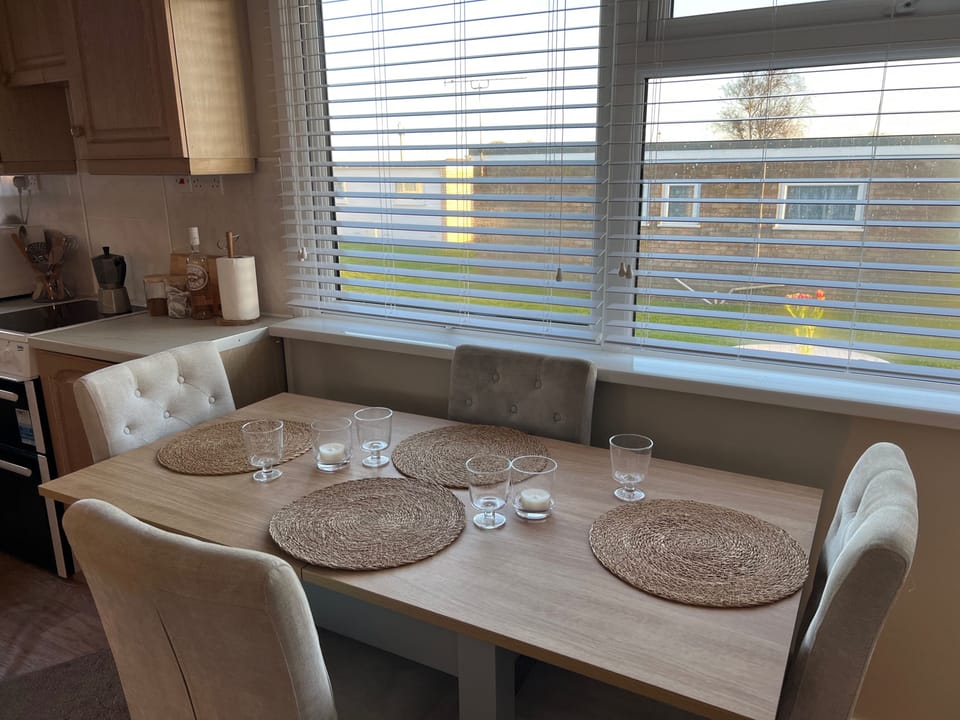 Chalet | Dining