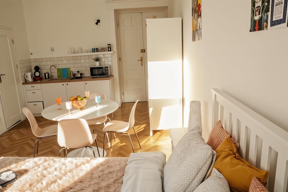 Comfort Studio, City View | Living area