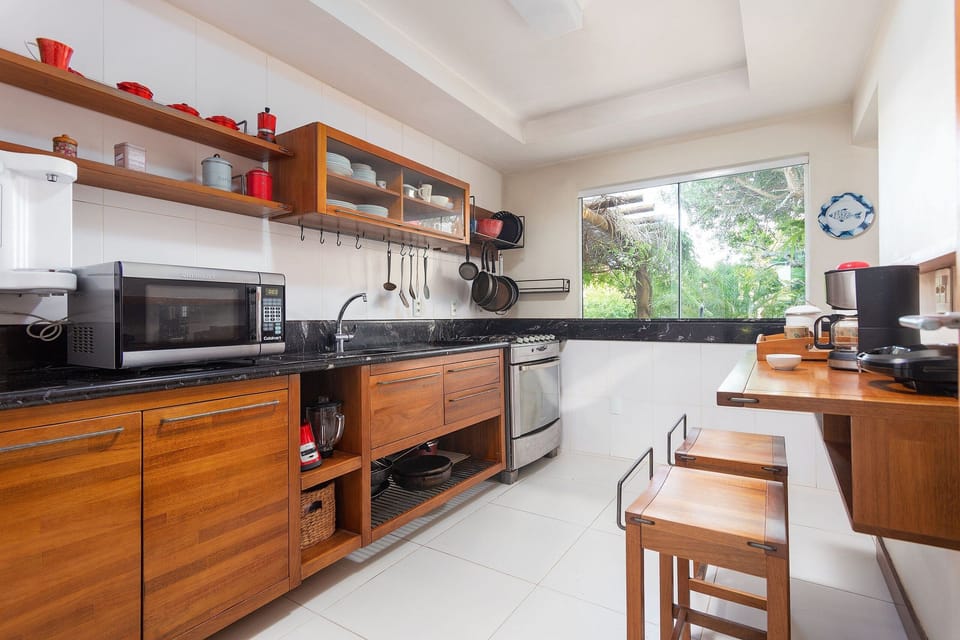 Deluxe House, 4 Bedrooms, Private Pool, Beachside | Private kitchen | Fridge, microwave, oven, stovetop