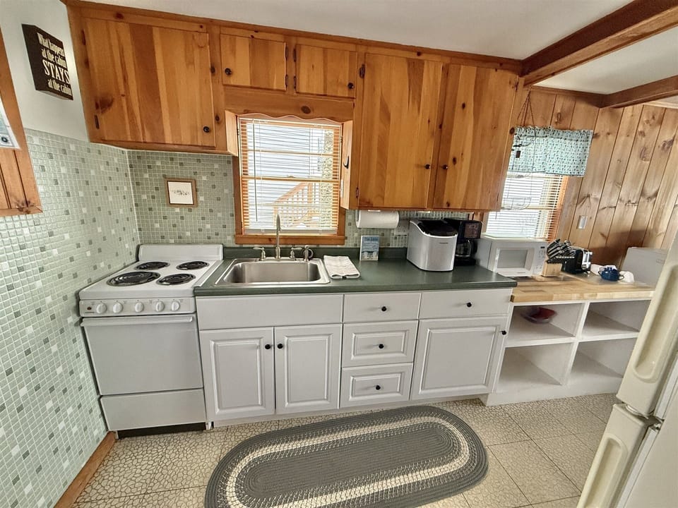 Villa, 2 Bedrooms | Private kitchen | Coffee/tea maker, fridge, oven, toaster