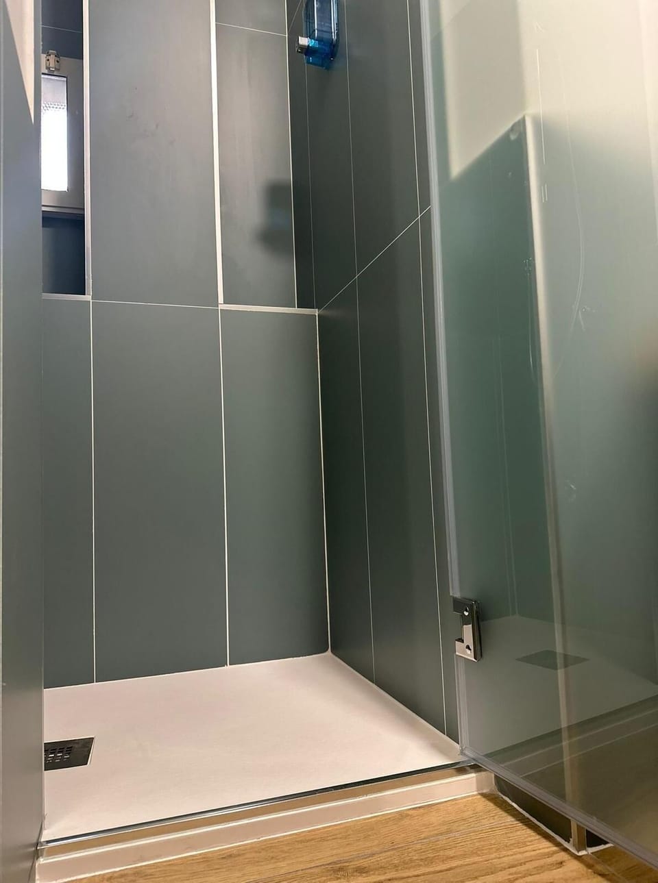 Comfort Single Room | Bathroom | Shower, hair dryer, bidet, towels