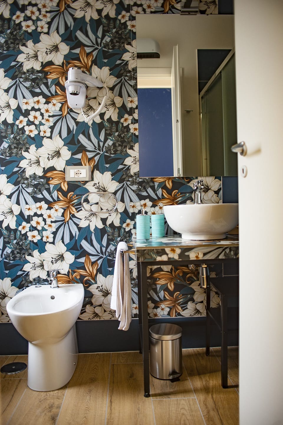 Deluxe Triple Room, Balcony | Bathroom | Shower, hair dryer, bidet, towels
