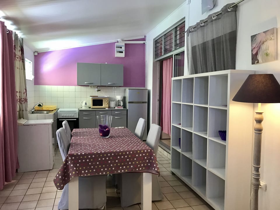 Superior Apartment, 2 Bedrooms, Kitchen, Sea View | Private kitchen | Coffee/tea maker, full-size fridge, microwave, oven