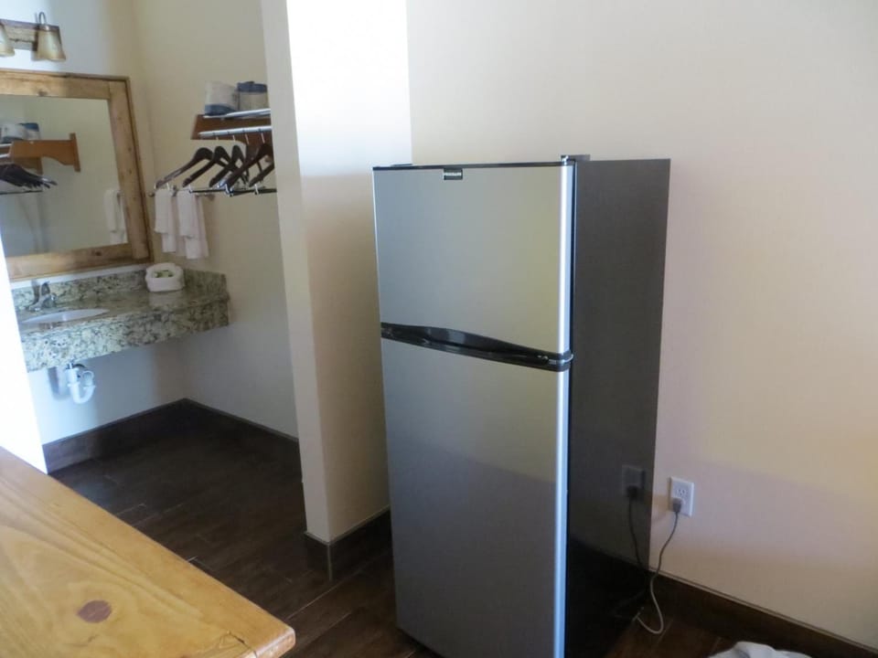 Microwave, coffee/tea maker