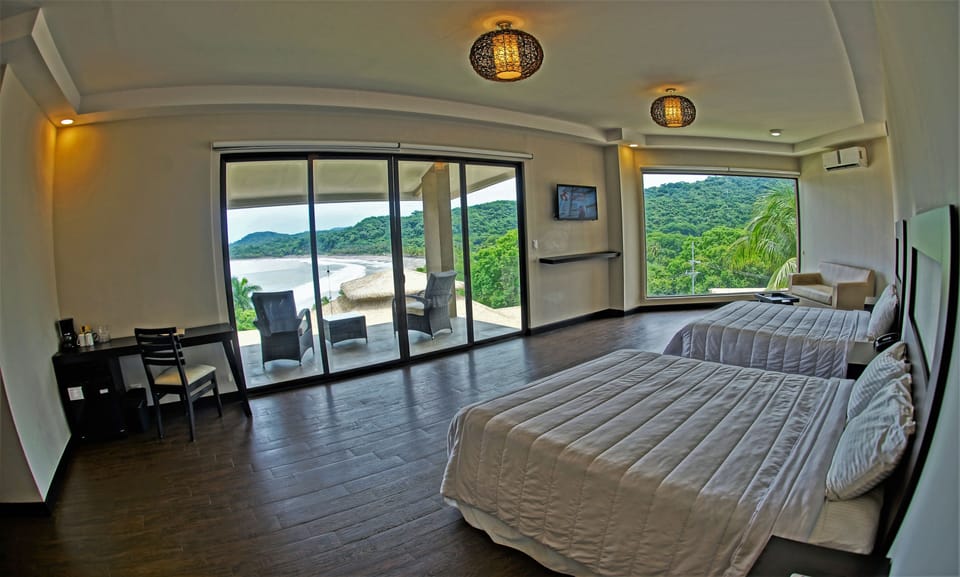 Deluxe Room | Beach/ocean view
