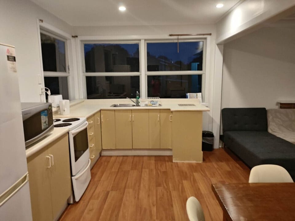 Chalet | Private kitchen | Electric kettle, toaster