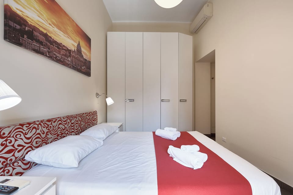 Family Duplex, City View | 3 bedrooms, in-room safe, iron/ironing board, WiFi (free)