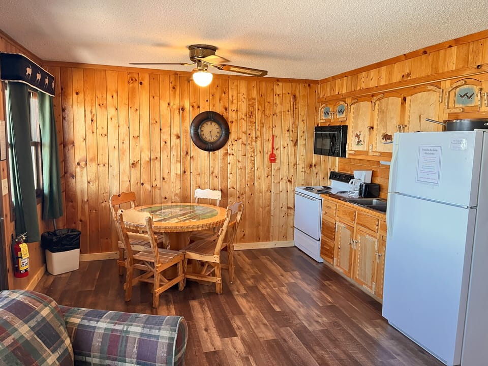 Cabin | Private kitchen | Coffee/tea maker, highchair